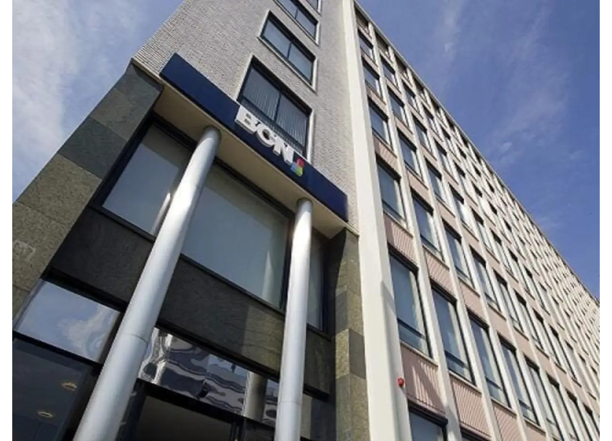 01 KGPYD7 JM79 NV1 QGR9 BTBS4 DT