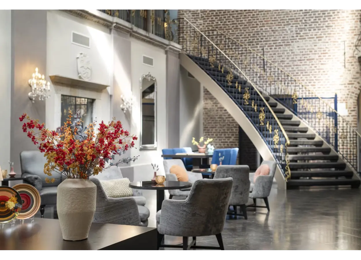 01 KBJ7 ARQ8 G484 MMMQBKVY57 GQ