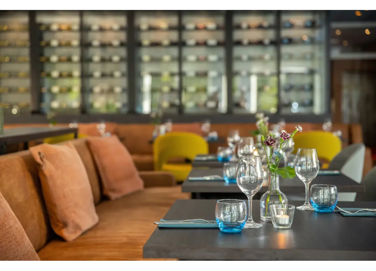 01 KBJ0 WX1 MKV1 SBR0 QN8 E6 KMPR