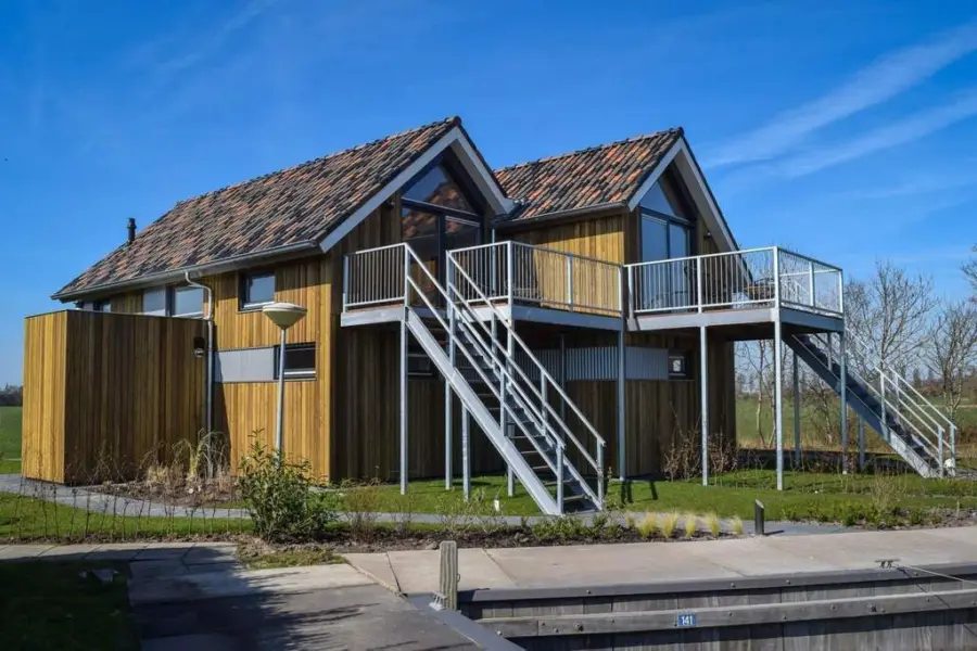 01 KD828 B1 EKMSCMT2 F52 HH7 AHN