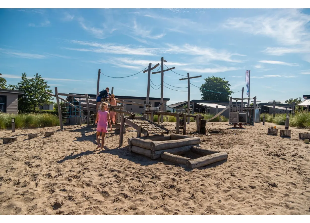 01 KA3 QQMMA1 RNM1 AHZ6 EB9 YTHW