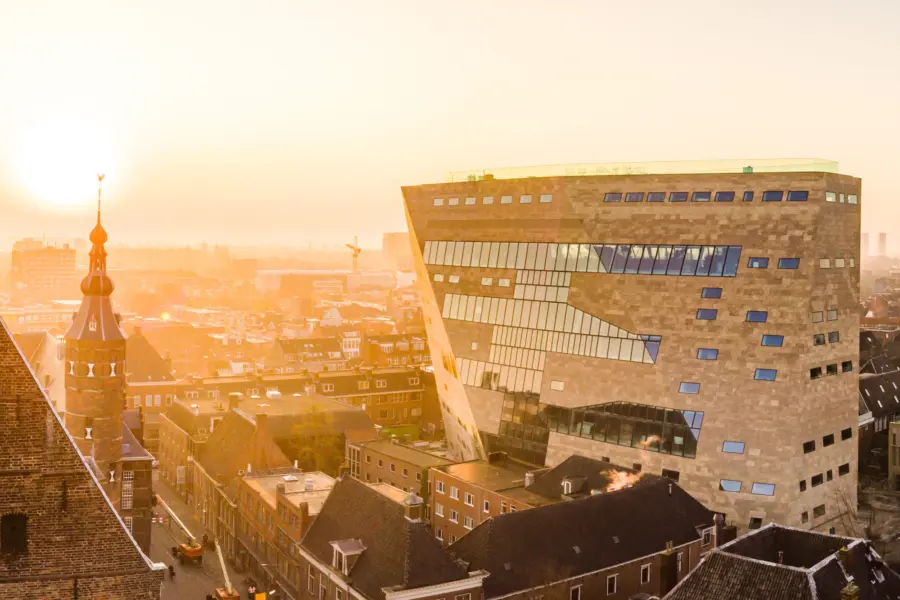 01 KKGVJ5 Q3 D5 MS5 SY552 C1 WMH9