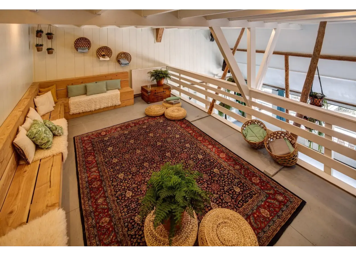 01 K94 RT4 VM0 J6874 Q7 F82 JQ5 QK