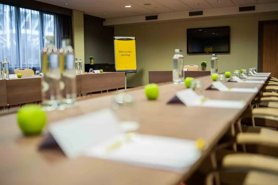 01 KB0699 EDQ823 E258 K9 NHV6 C7