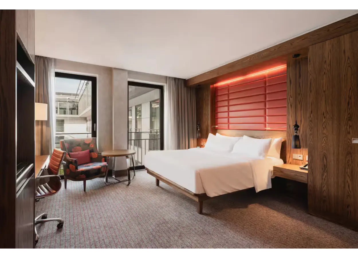 01 KAE6 N12 SVW3 CM076 AGPJY2 HM