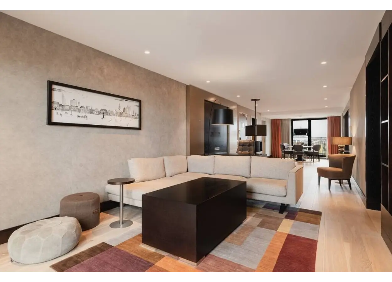 01 KAE6 N8 R9 MSQ5 HGA6 DWX8 MGR9