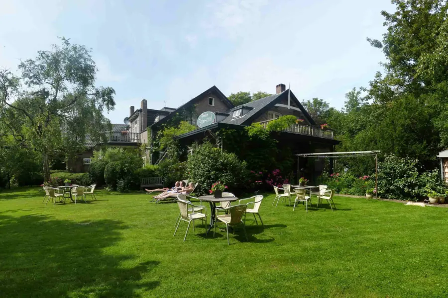 01 KCHACER88 QXYP27 VJWCQYF8 M