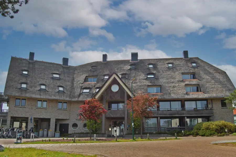 01 KJ4 VBVJX52 N2645 F1 RQ4 JYTP