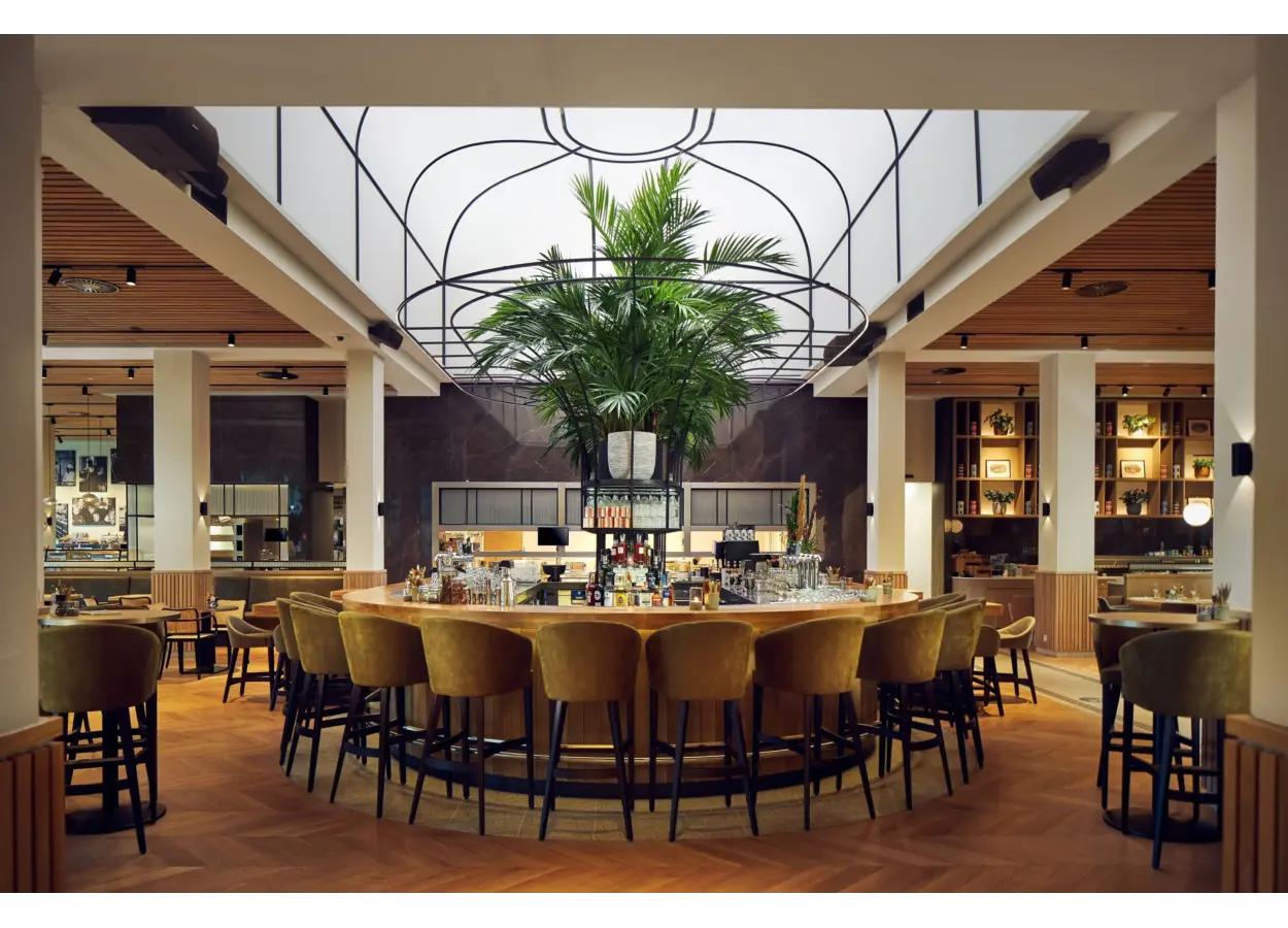 01 KAJRW00 V9 R25 KM8 B3 AZVJ5 HQ