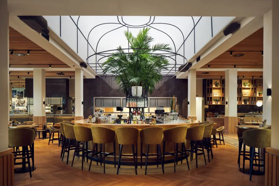 01 KAJRW00 V9 R25 KM8 B3 AZVJ5 HQ