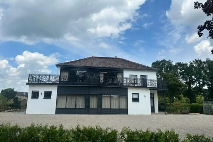 01 KEH4 XG8 R2 Z23 NMQHD96 V4 AYQ